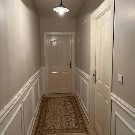 Modern Tasarimli Genis Terasli 1+1 Apartamento *